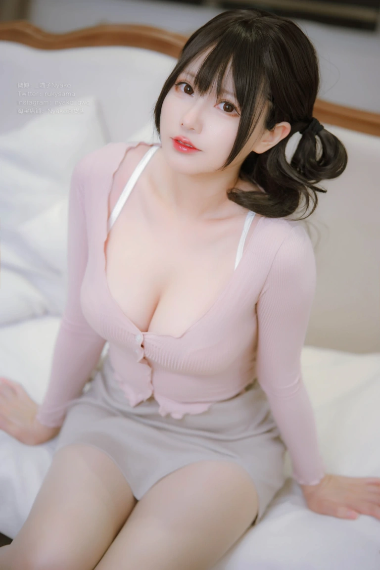 Nyako喵子《姐姐本》主题写真：306张全套美图，含2个视频