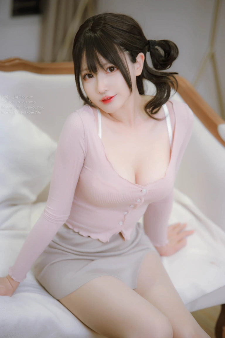 Nyako喵子《姐姐本》主题写真：306张全套美图，含2个视频