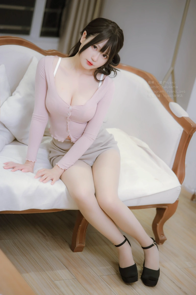 Nyako喵子《姐姐本》主题写真：306张全套美图，含2个视频