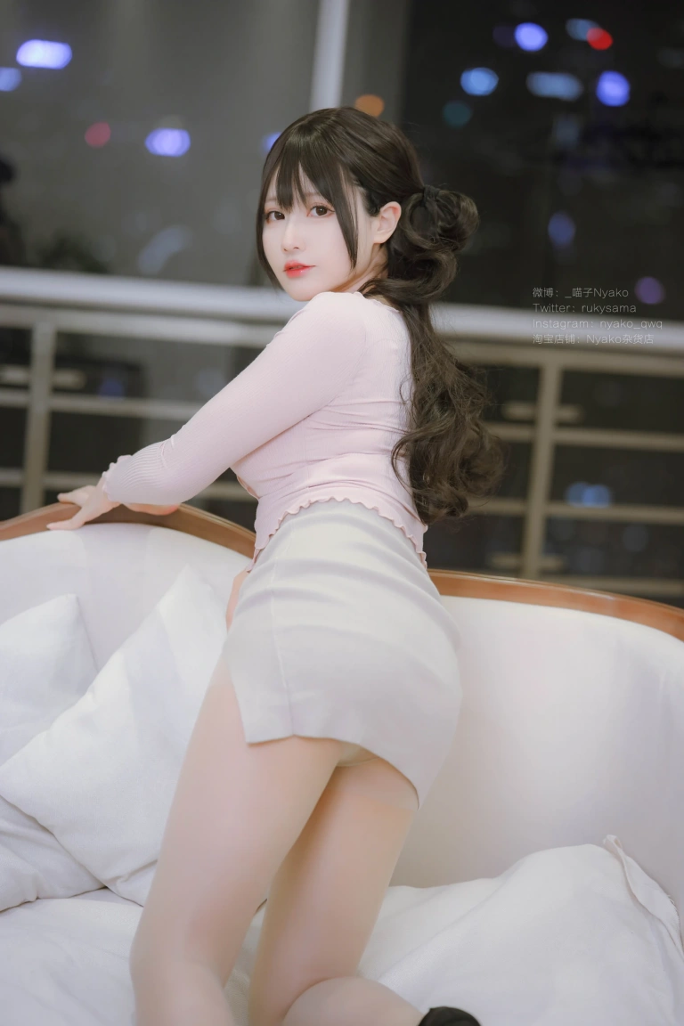 Nyako喵子《姐姐本》主题写真：306张全套美图，含2个视频