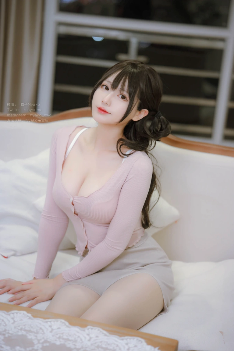 Nyako喵子《姐姐本》主题写真：306张全套美图，含2个视频