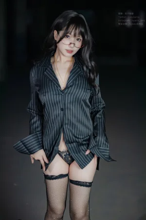 Nyako喵子《电子版49 誰も知らないの大人時間5》主题写真：161张全套美图