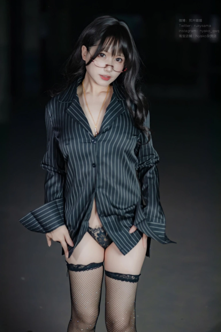 Nyako喵子《电子版49 誰も知らないの大人時間5》主题写真：161张全套美图