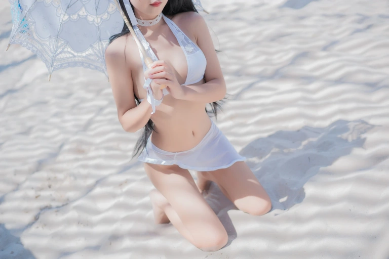 萌芽儿o0《爱宕泳装》主题写真：30张全套美图