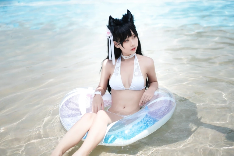 萌芽儿o0《爱宕泳装》主题写真：30张全套美图