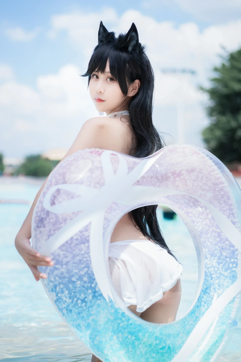 萌芽儿o0《爱宕泳装》主题写真：30张全套美图