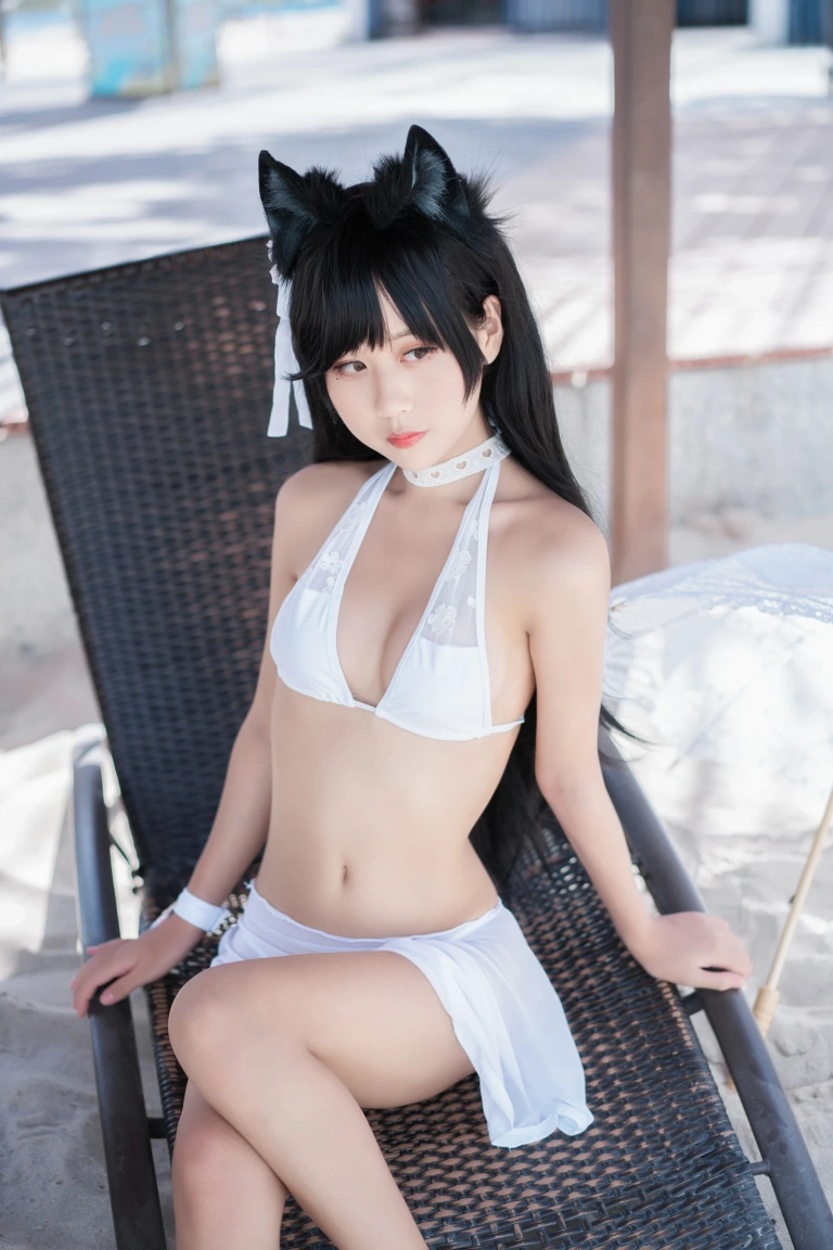 萌芽儿o0《爱宕泳装》主题写真：30张全套美图