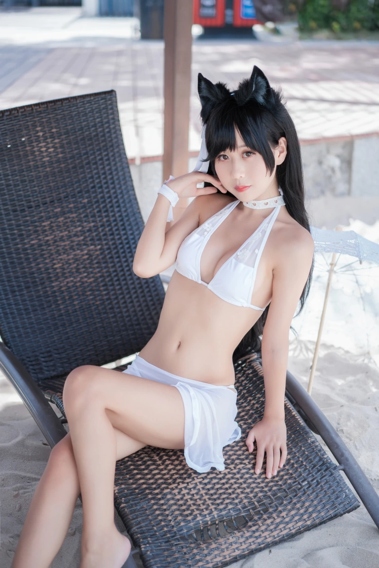 萌芽儿o0《爱宕泳装》主题写真：30张全套美图