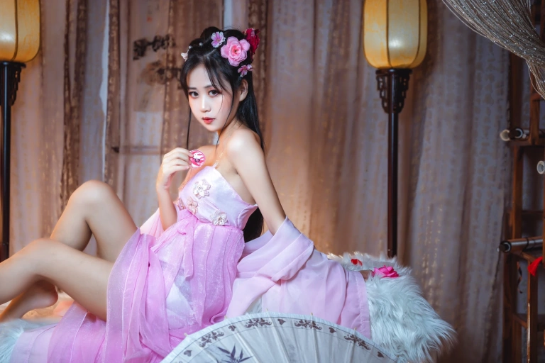 萌芽儿o0《古装 大象套套》主题写真：20张全套美图