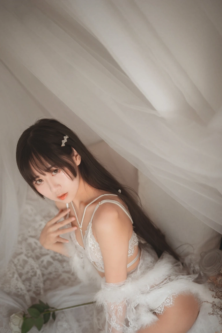 萌芽儿o0《毛绒内衣》主题写真：27张全套美图