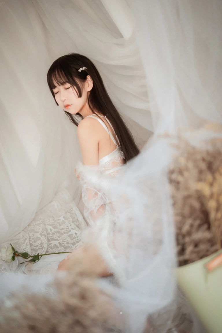 萌芽儿o0《毛绒内衣》主题写真：27张全套美图