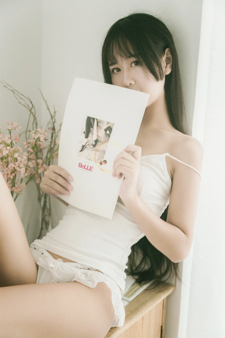 萌芽儿o0《民宿》主题写真：20张全套美图