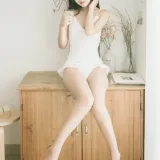 萌芽儿o0《民宿》主题写真：20张全套美图