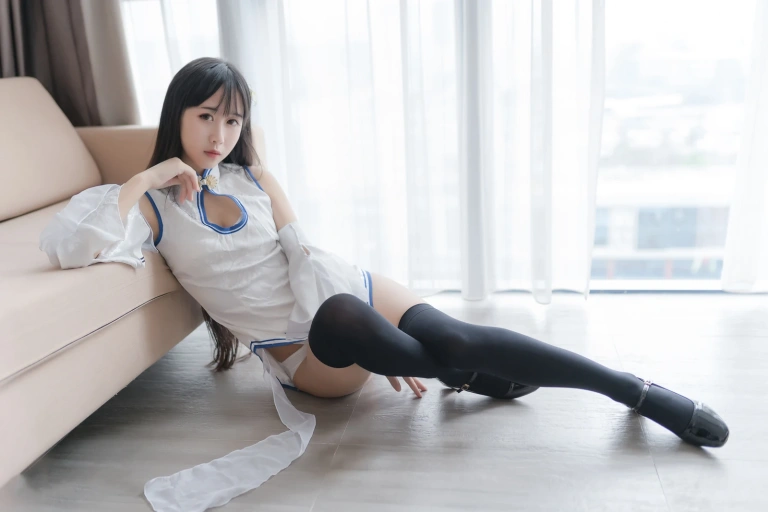 萌芽儿o0《瓶儿》主题写真：40张全套美图