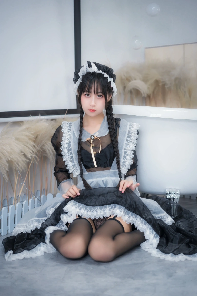 萌芽儿o0《透明女仆》主题写真：53张全套美图