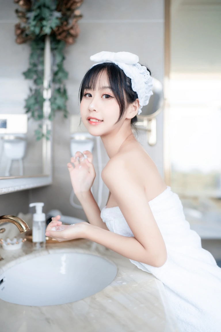 萌芽儿o0《浴巾》主题写真：27张全套美图
