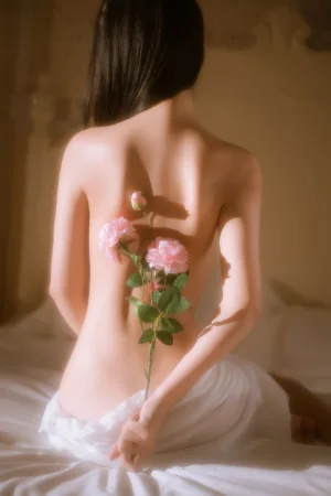 萌芽儿o0《金色套装》主题写真：70张全套美图