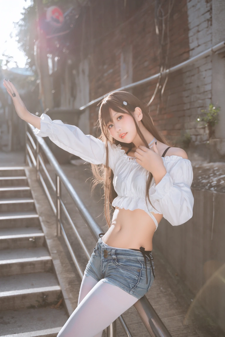 萌芽儿o0《邻家小恶魔》主题写真：47张全套美图，含1个视频