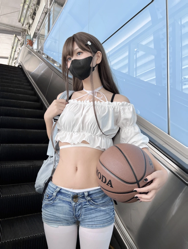 萌芽儿o0《邻家小恶魔》主题写真：47张全套美图，含1个视频