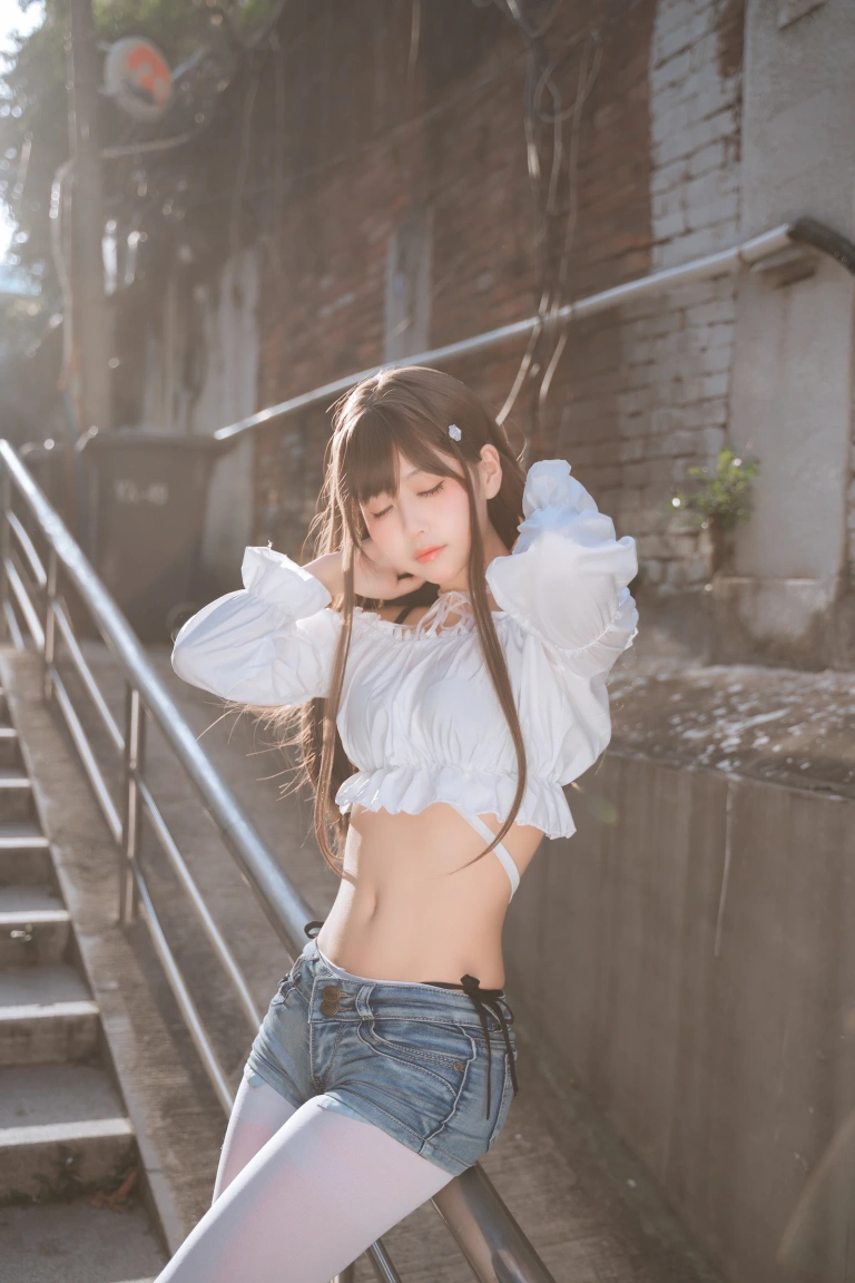 萌芽儿o0《邻家小恶魔》主题写真：47张全套美图，含1个视频