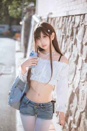 萌芽儿o0《邻家小恶魔》主题写真：47张全套美图，含1个视频