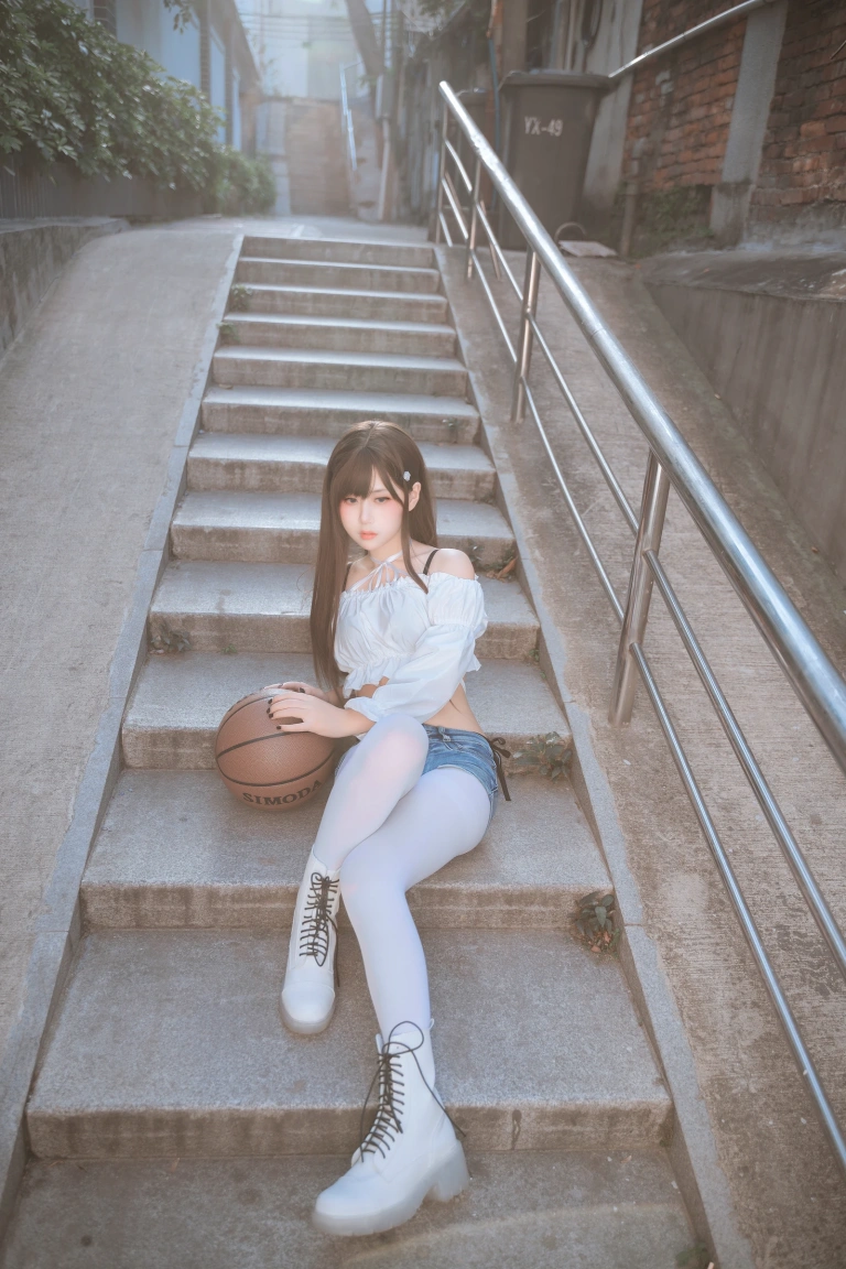 萌芽儿o0《邻家小恶魔》主题写真：47张全套美图，含1个视频