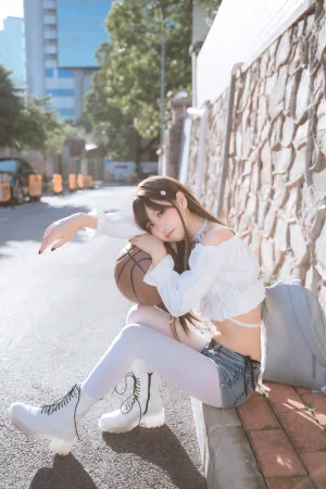 萌芽儿o0《邻家小恶魔》主题写真：47张全套美图，含1个视频