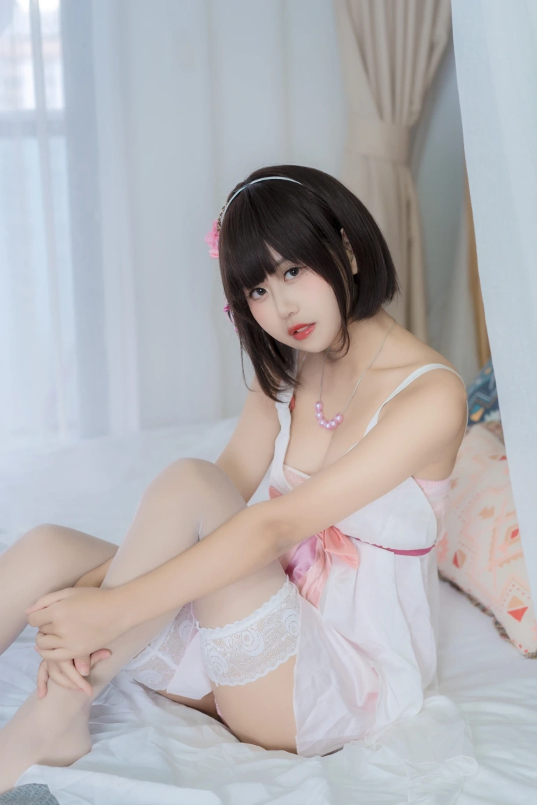 萌芽儿o0《加藤惠睡衣+内衣》主题写真：28张全套美图