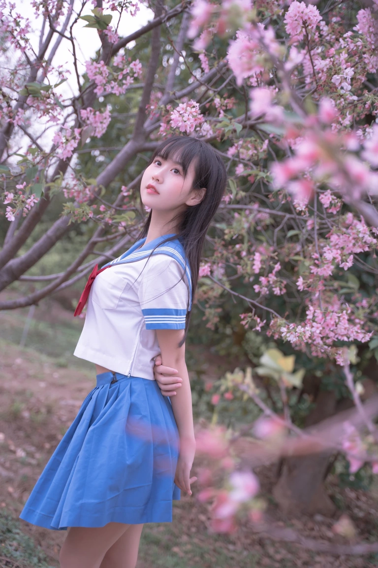 萌芽儿o0《樱花jk》主题写真：30张全套美图