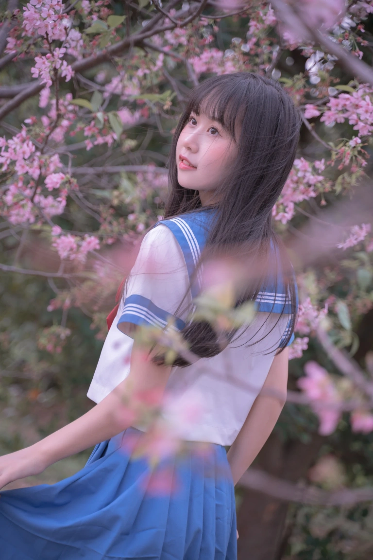 萌芽儿o0《樱花jk》主题写真：30张全套美图