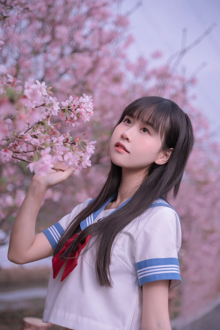 萌芽儿o0《樱花jk》主题写真：30张全套美图