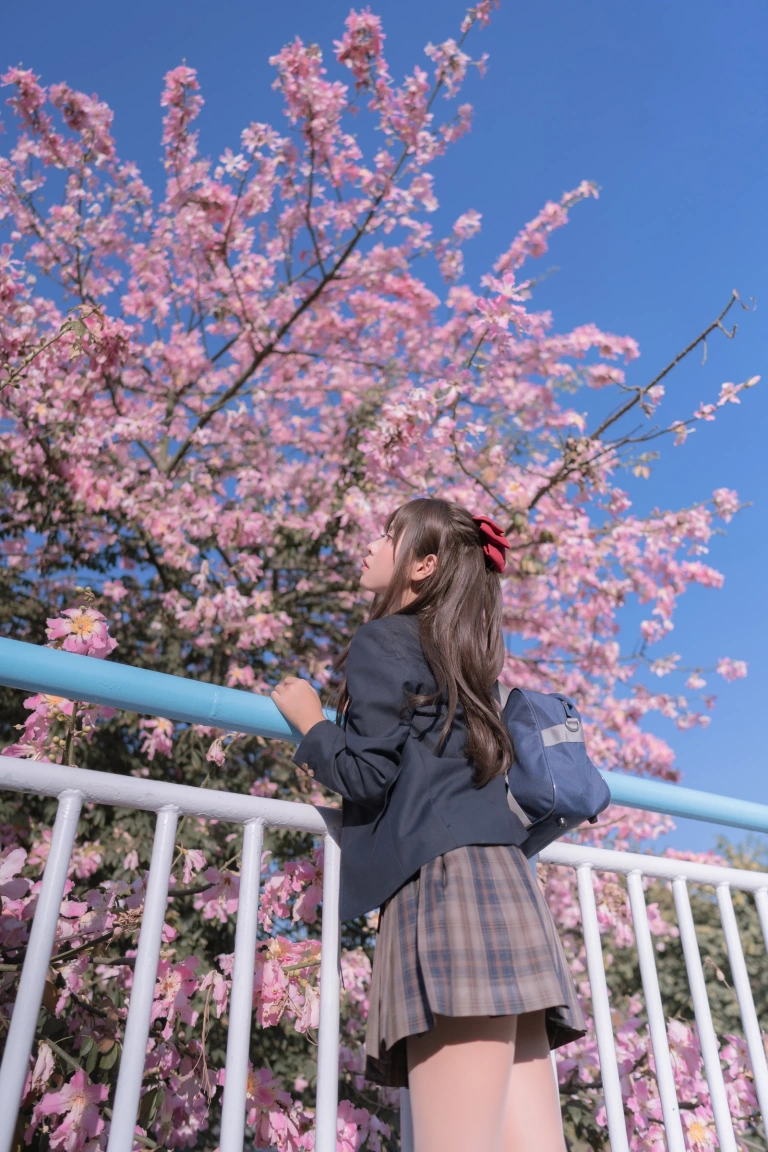 萌芽儿o0《异木棉花》主题写真：26张全套美图
