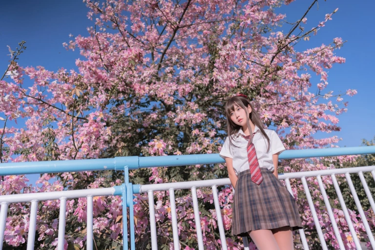 萌芽儿o0《异木棉花》主题写真：26张全套美图