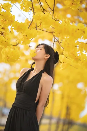 萌芽儿o0《秋有银杏 春有黄风铃》主题写真：23张全套美图