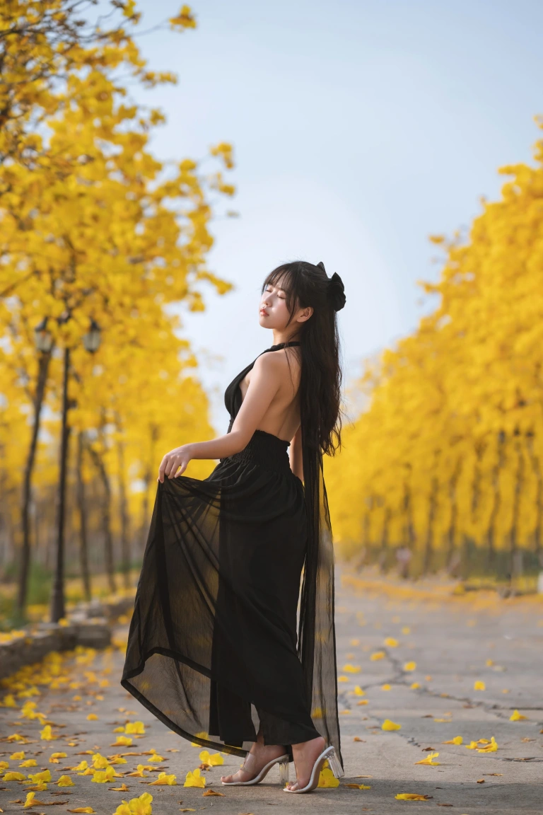 萌芽儿o0《秋有银杏 春有黄风铃》主题写真：23张全套美图
