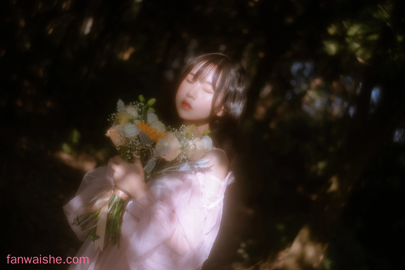萌芽儿o0 萌芽儿o0 NO.026 - 林中少女