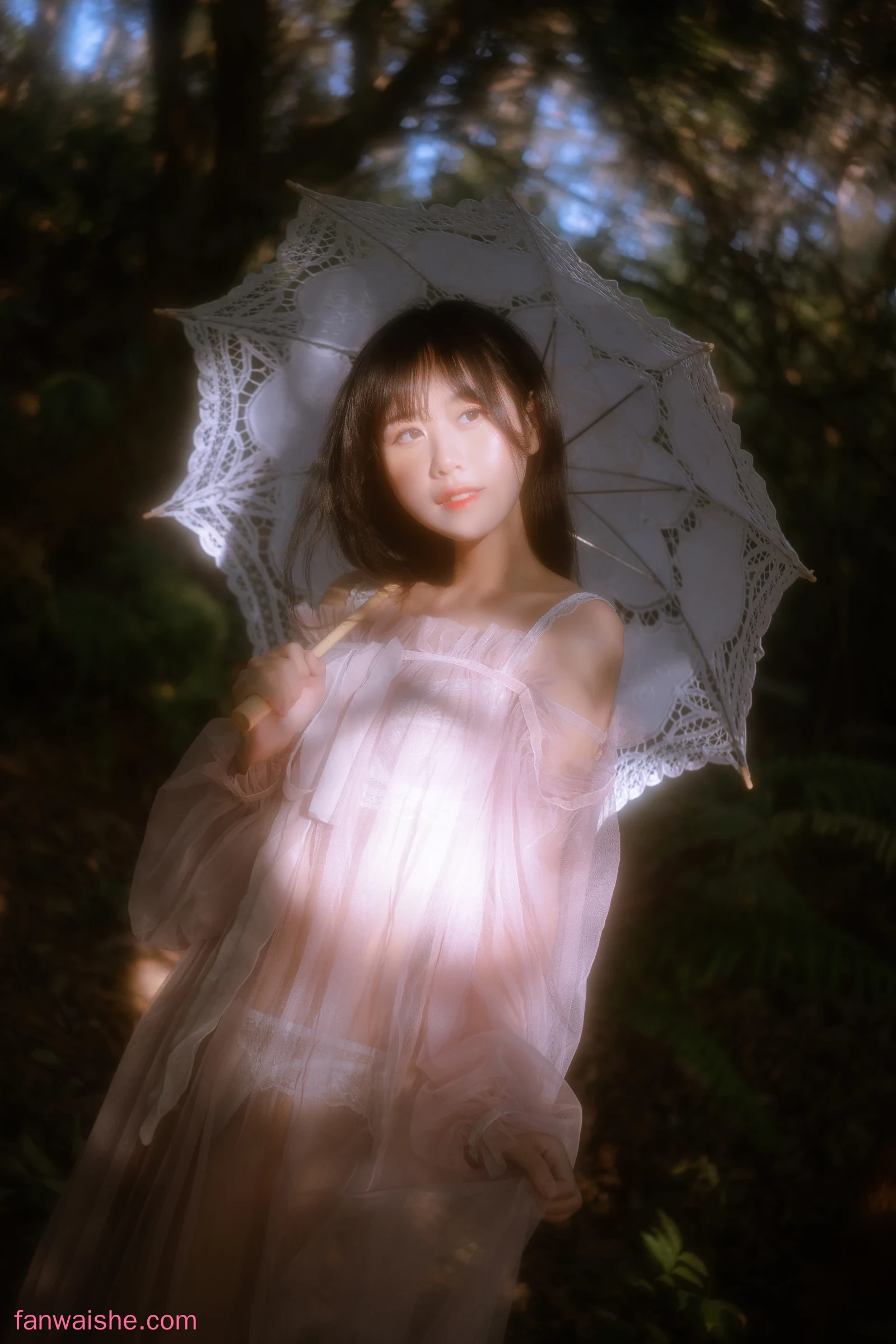 萌芽儿o0 萌芽儿o0 NO.026 - 林中少女