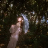 萌芽儿o0《林中少女》主题写真：30张全套美图