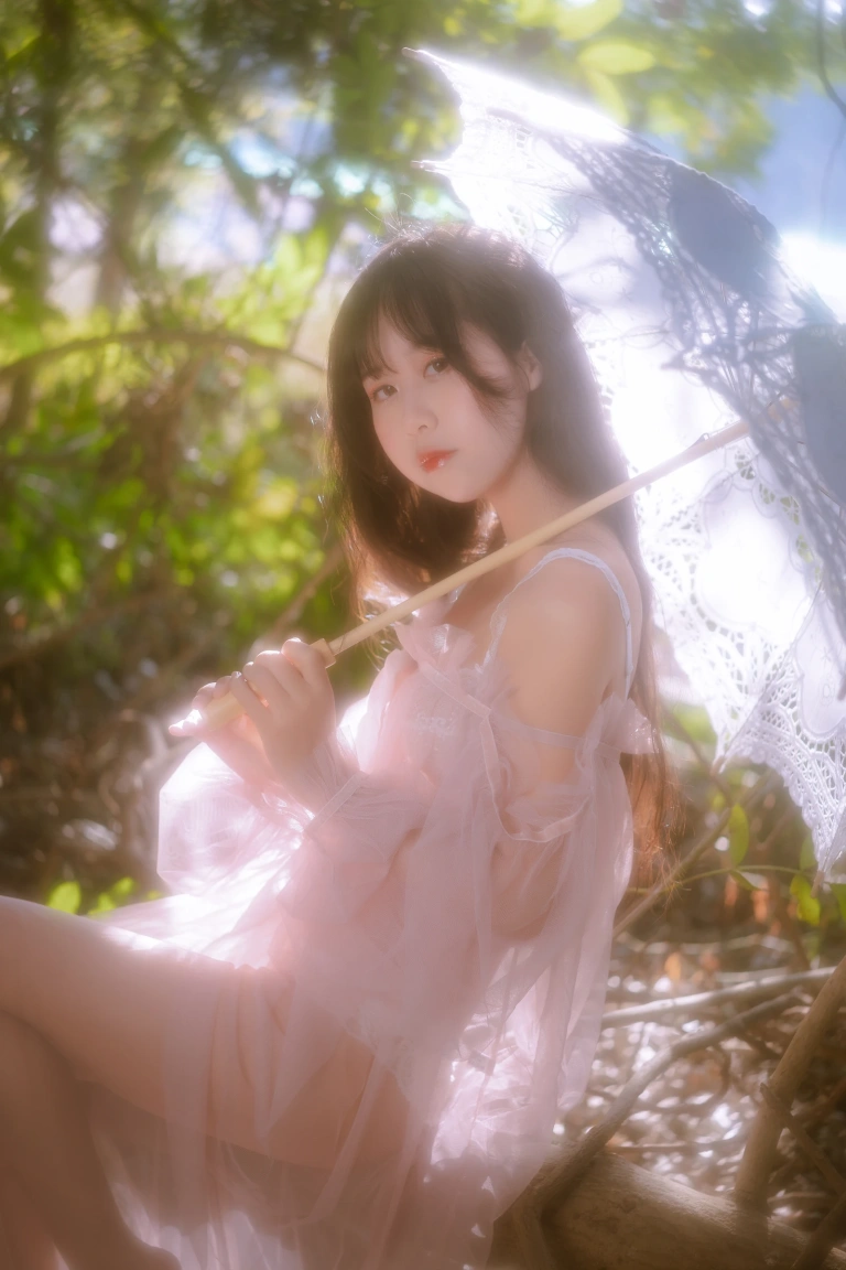 萌芽儿o0《林中少女》主题写真：30张全套美图
