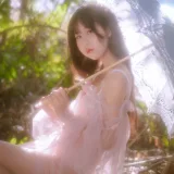萌芽儿o0《林中少女》主题写真：30张全套美图