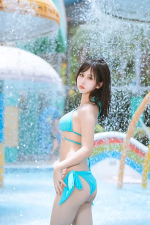 萌芽儿o0《假期》主题写真：17张全套美图