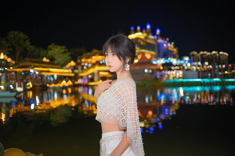 萌芽儿o0《西双版纳【傣服 银】》主题写真：17张全套美图