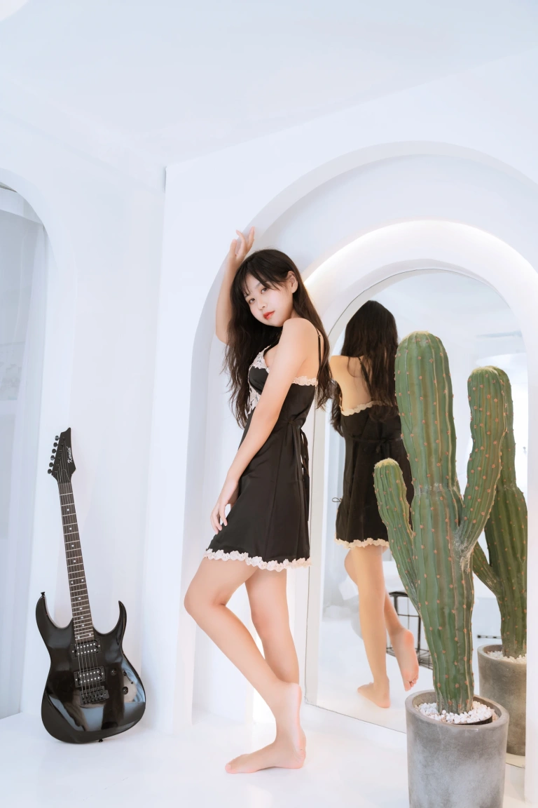 萌芽儿o0《小D睡衣》主题写真：12张全套美图