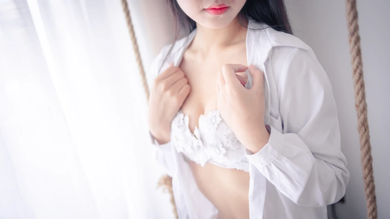 萌芽儿o0《私房 原图》主题写真：62张全套美图