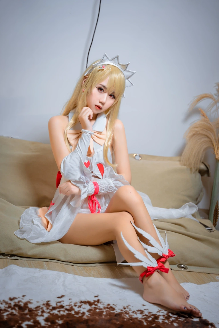 萌芽儿o0《伊莉雅天使》主题写真：19张全套美图
