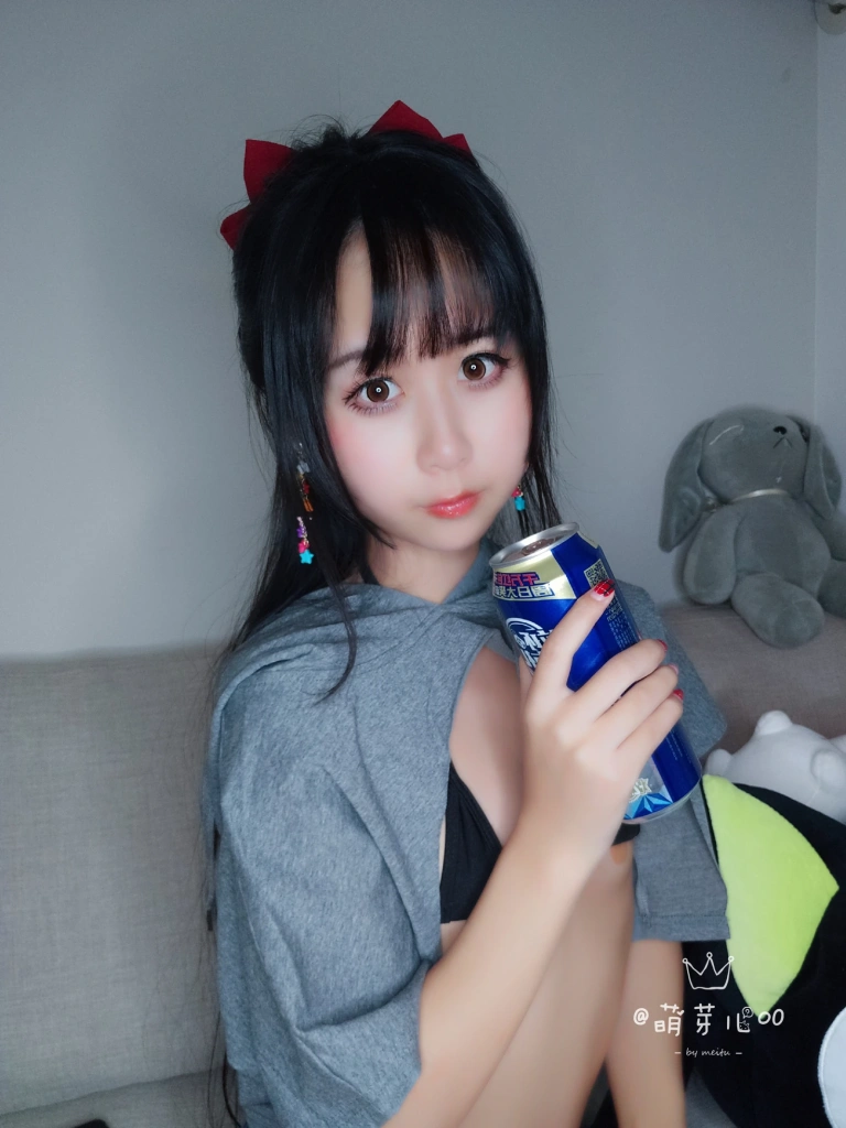 萌芽儿o0《比基尼ok绷》主题写真：41张全套美图