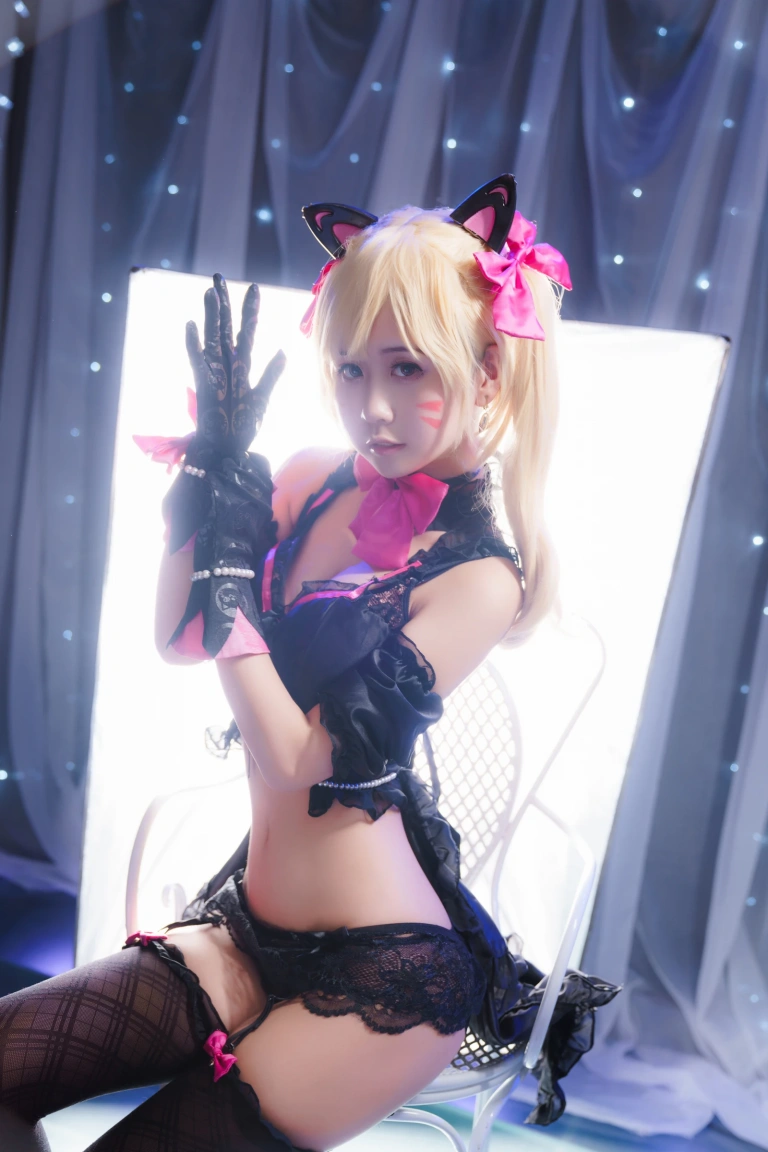 萌芽儿o0《dva黑猫》主题写真：18张全套美图