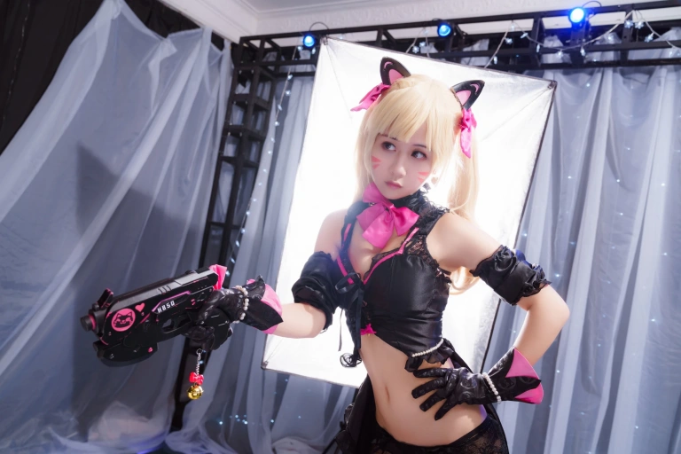 萌芽儿o0《dva黑猫》主题写真：18张全套美图