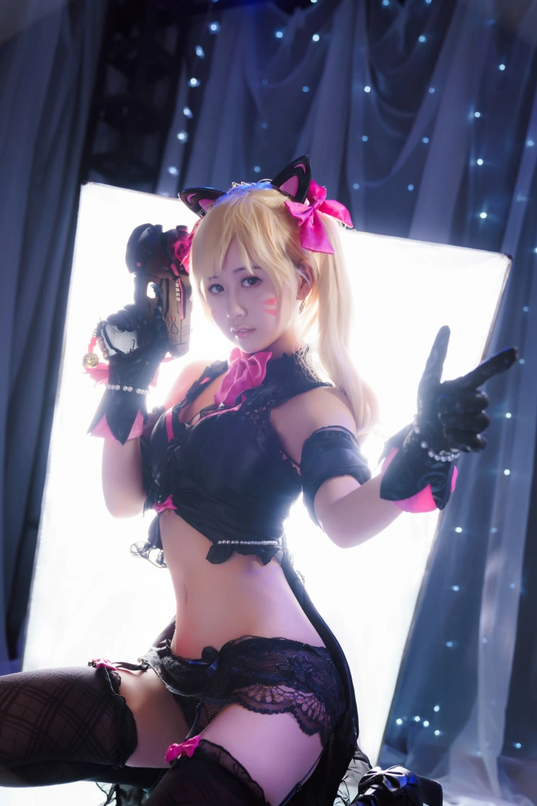 萌芽儿o0《dva黑猫》主题写真：18张全套美图