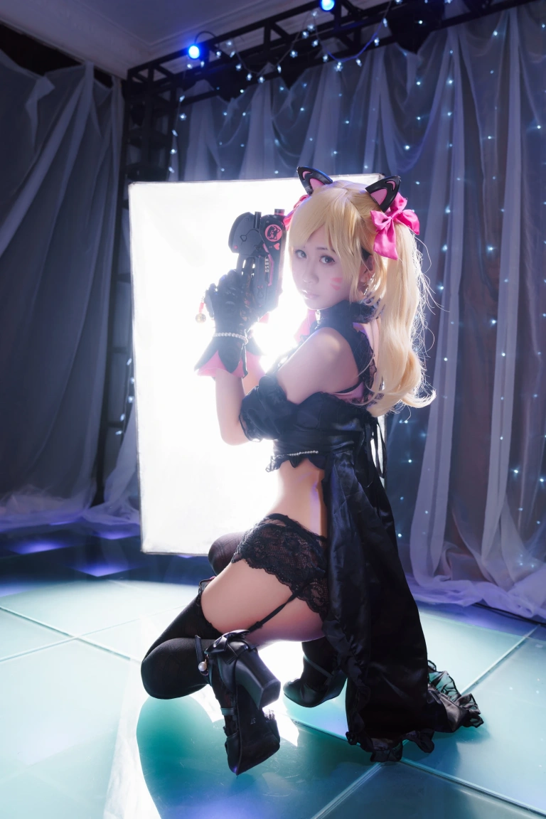 萌芽儿o0《dva黑猫》主题写真：18张全套美图